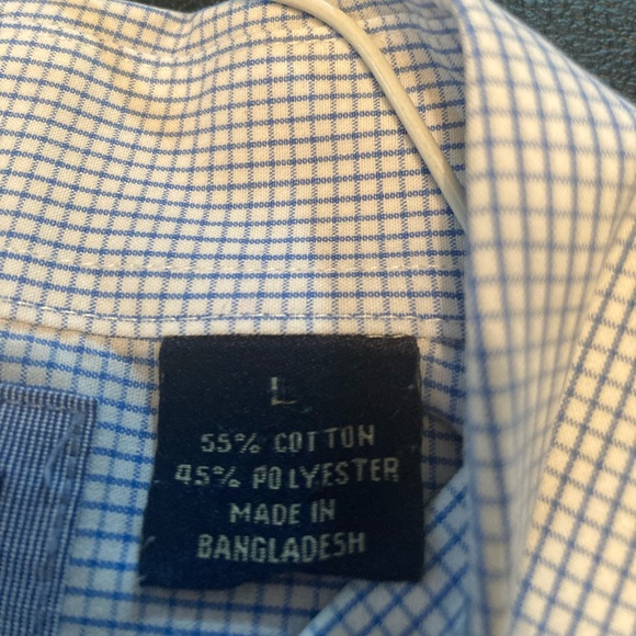 Arrow men button down blue and white plaid with a pocket. Size large. - Picture 4 of 6